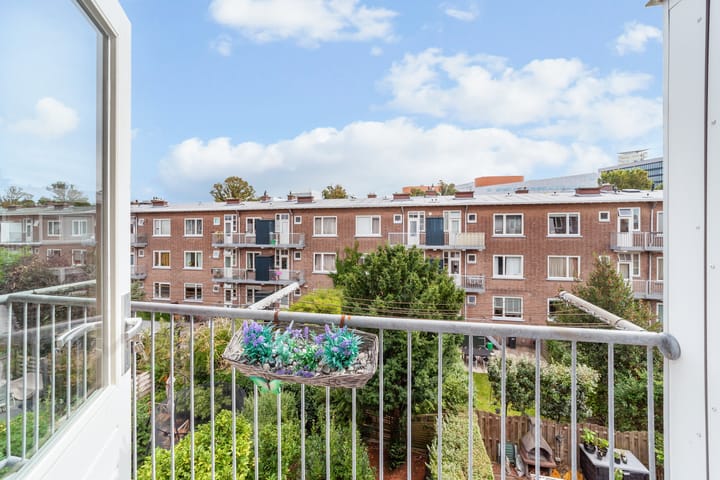 Photo 18 of Van Hoornbeekstraat 98