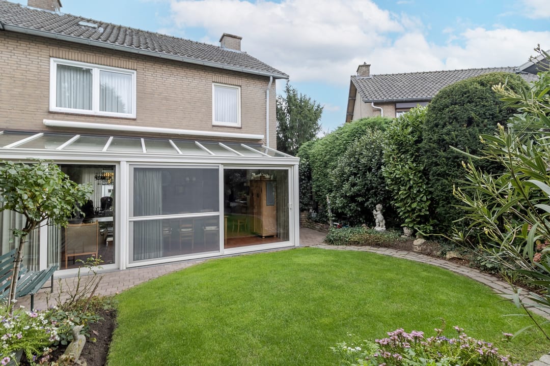 Foto 28 van Pastoor Arnold Somyasingel 1