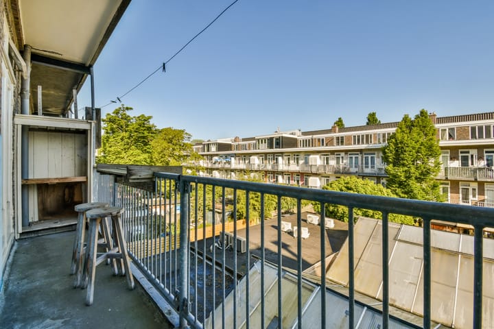 Photo 11 of Jan van Galenstraat 82-2