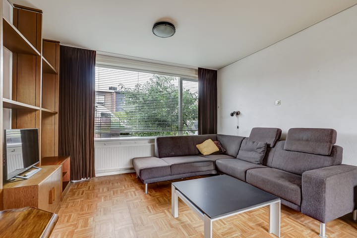 Photo 12 of Irenestraat 4