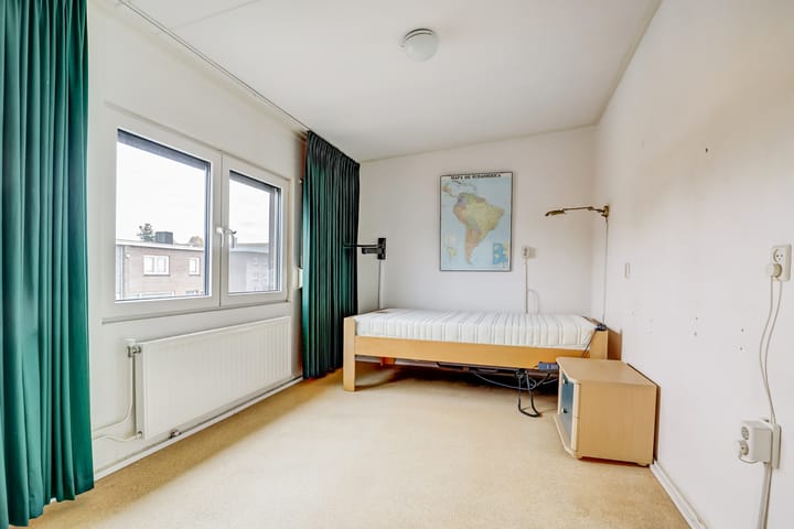 Photo 19 of Irenestraat 4