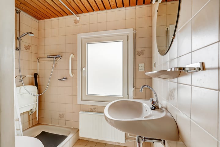 Photo 21 of Irenestraat 4