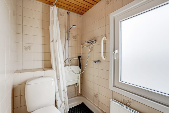 Photo 22 of Irenestraat 4