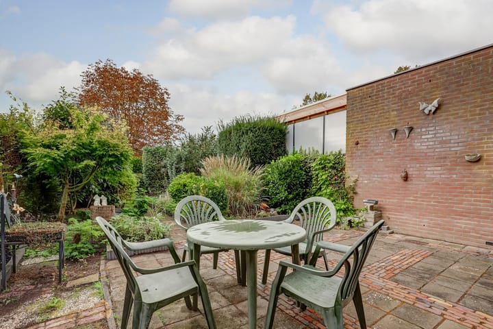 Photo 28 of Irenestraat 4