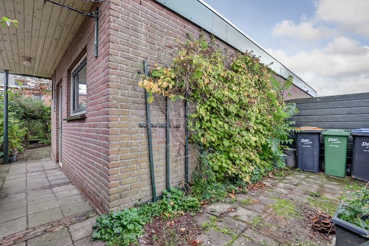 Photo 31 of Irenestraat 4