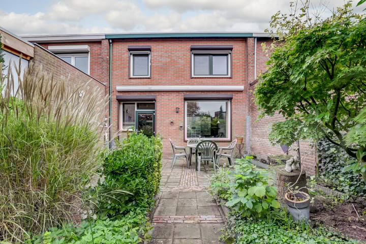 Photo 32 of Irenestraat 4