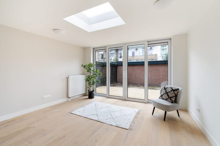 Photo 5 of Meidoornstraat 152