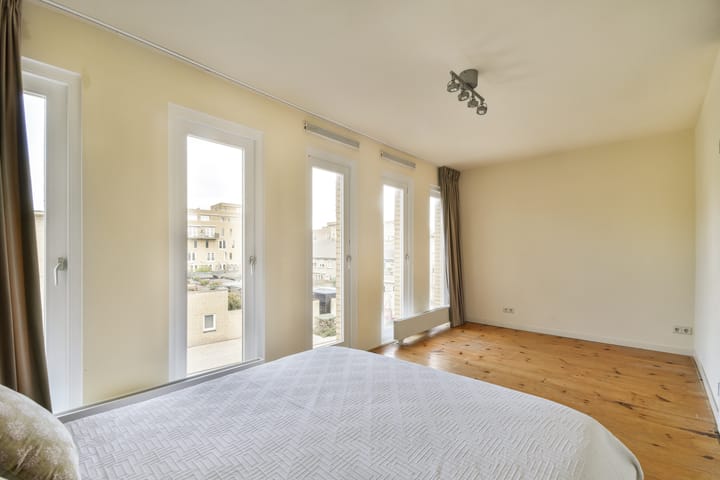 Photo 20 of Verzetsplein 34