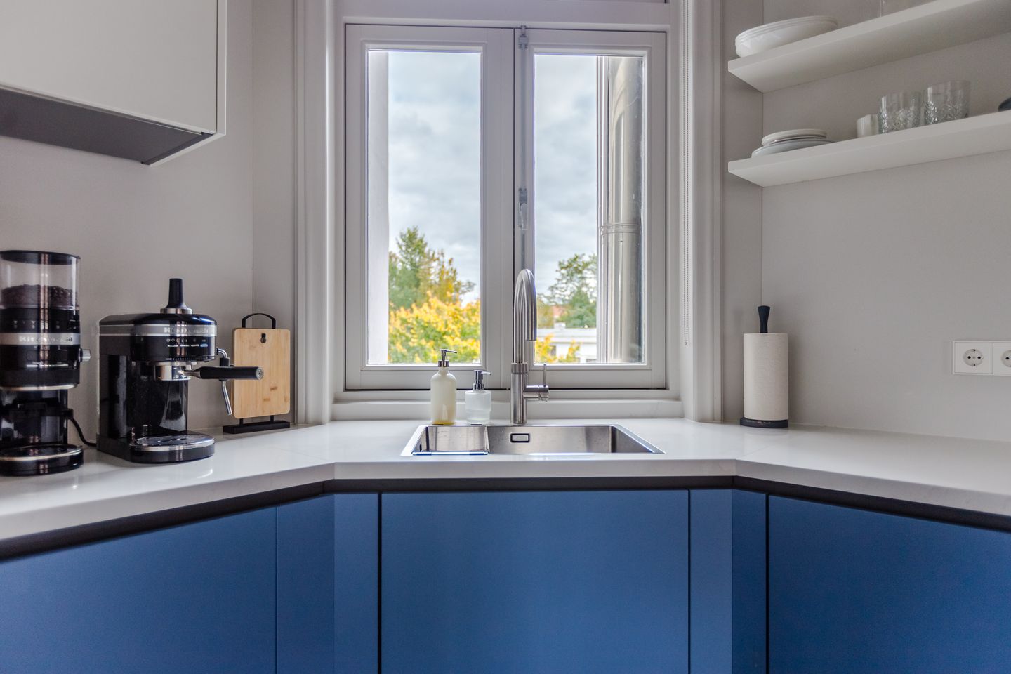 Photo 14 of Vrolikstraat 202-3