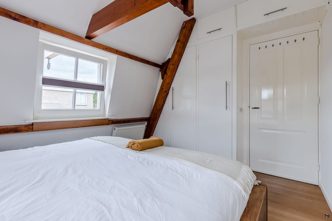 Photo 23 of Vrolikstraat 202-3