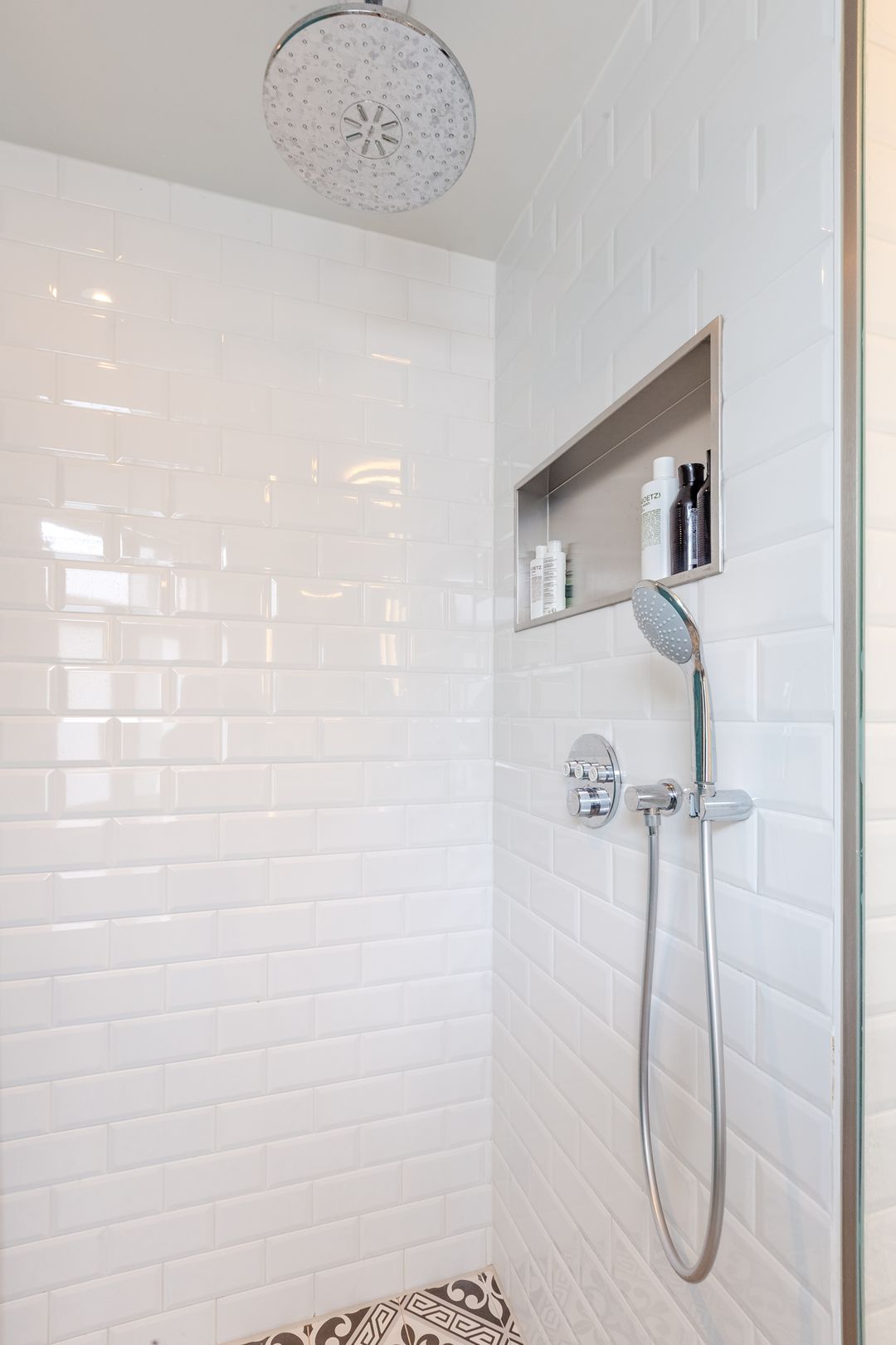 Photo 28 of Vrolikstraat 202-3