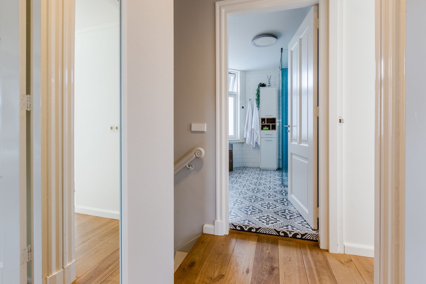 Photo 35 of Vrolikstraat 202-3