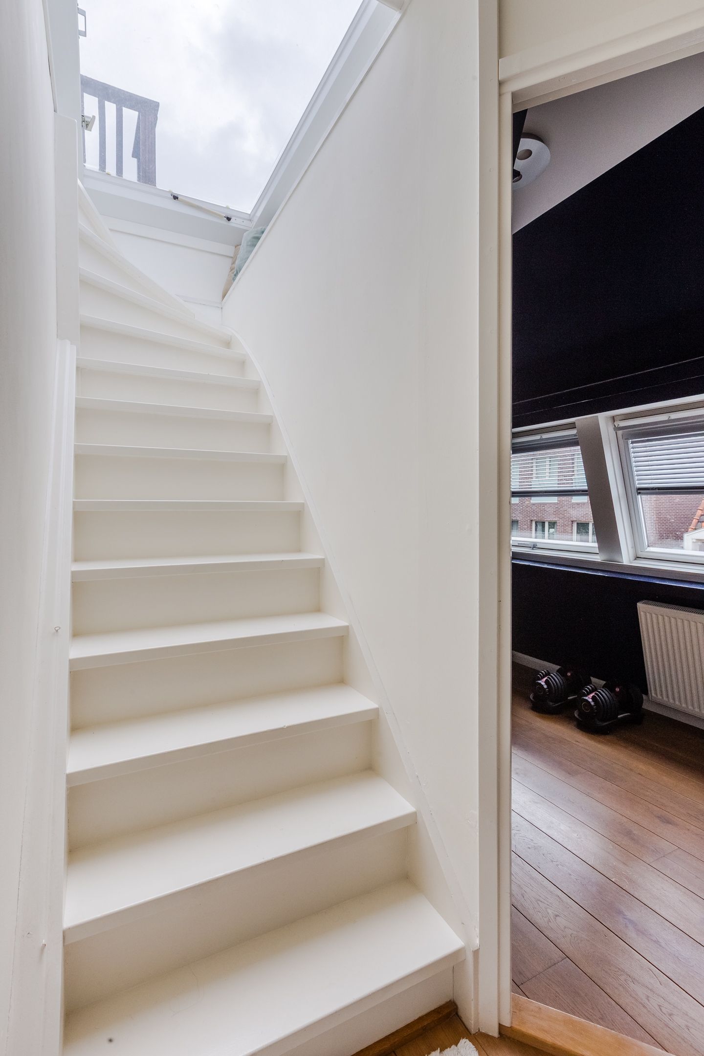 Photo 36 of Vrolikstraat 202-3