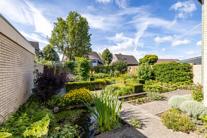 Foto 3 van Stelmaker 16