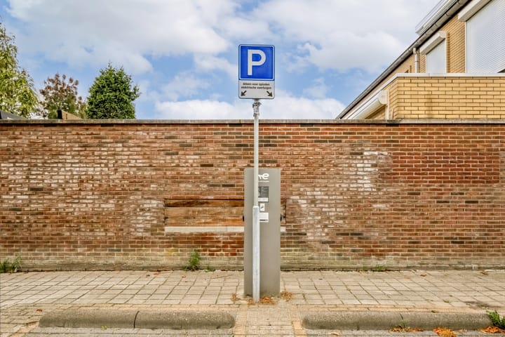 Photo 40 of Van Goghhof 91