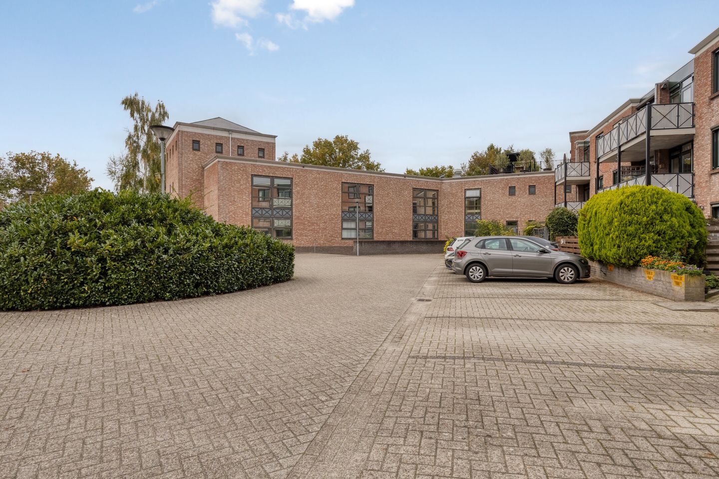 View photo 4 of Van Boetzelaerlaan 24