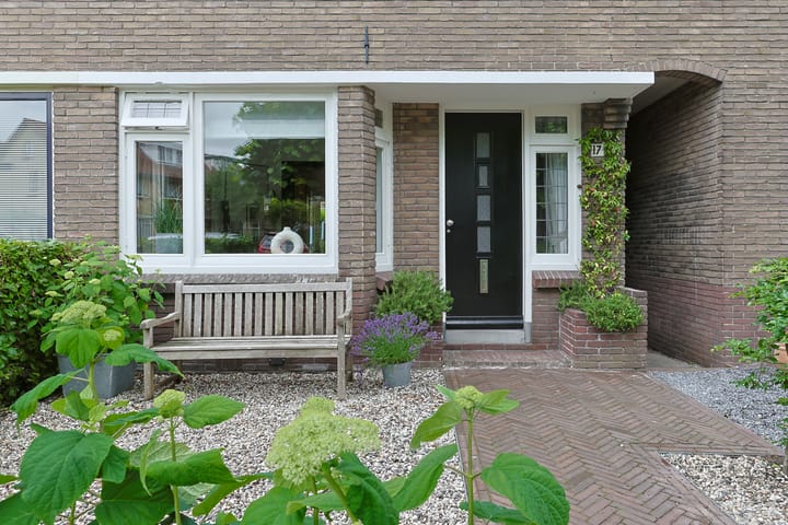 Photo 3 of Borneostraat 17