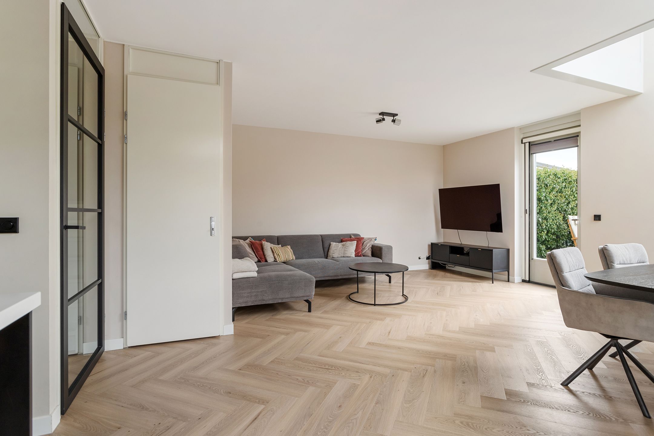 Foto 9 van Mattenbieslaan 4