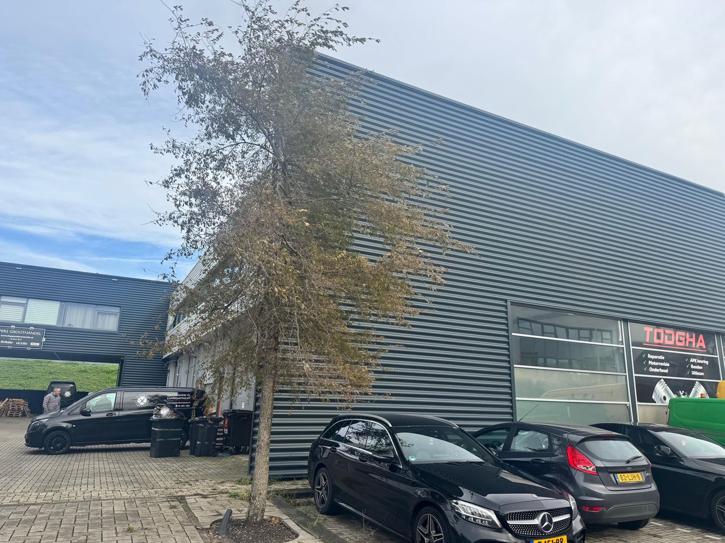 View photo 2 of Poortland 150