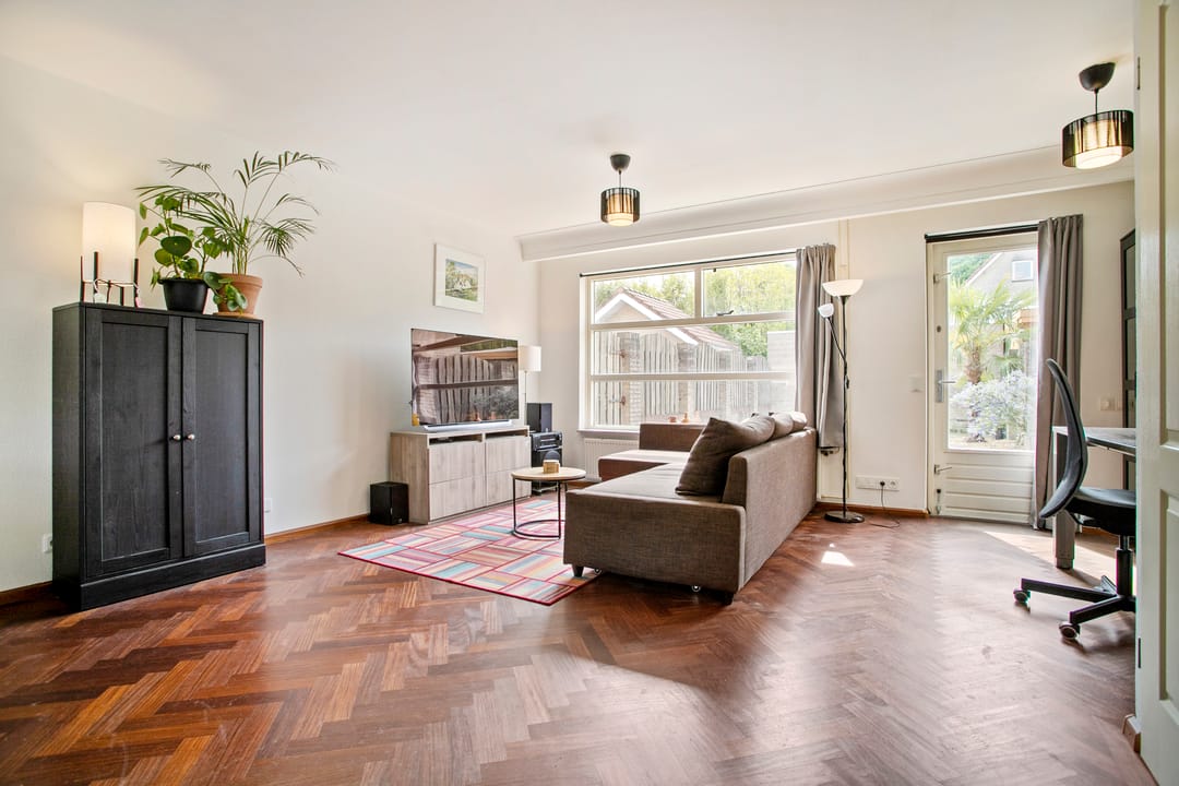 Photo 2 of Roerdomp 27