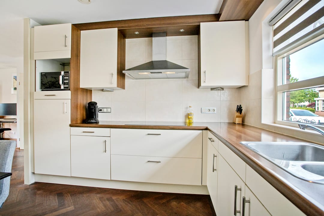 Photo 7 of Roerdomp 27