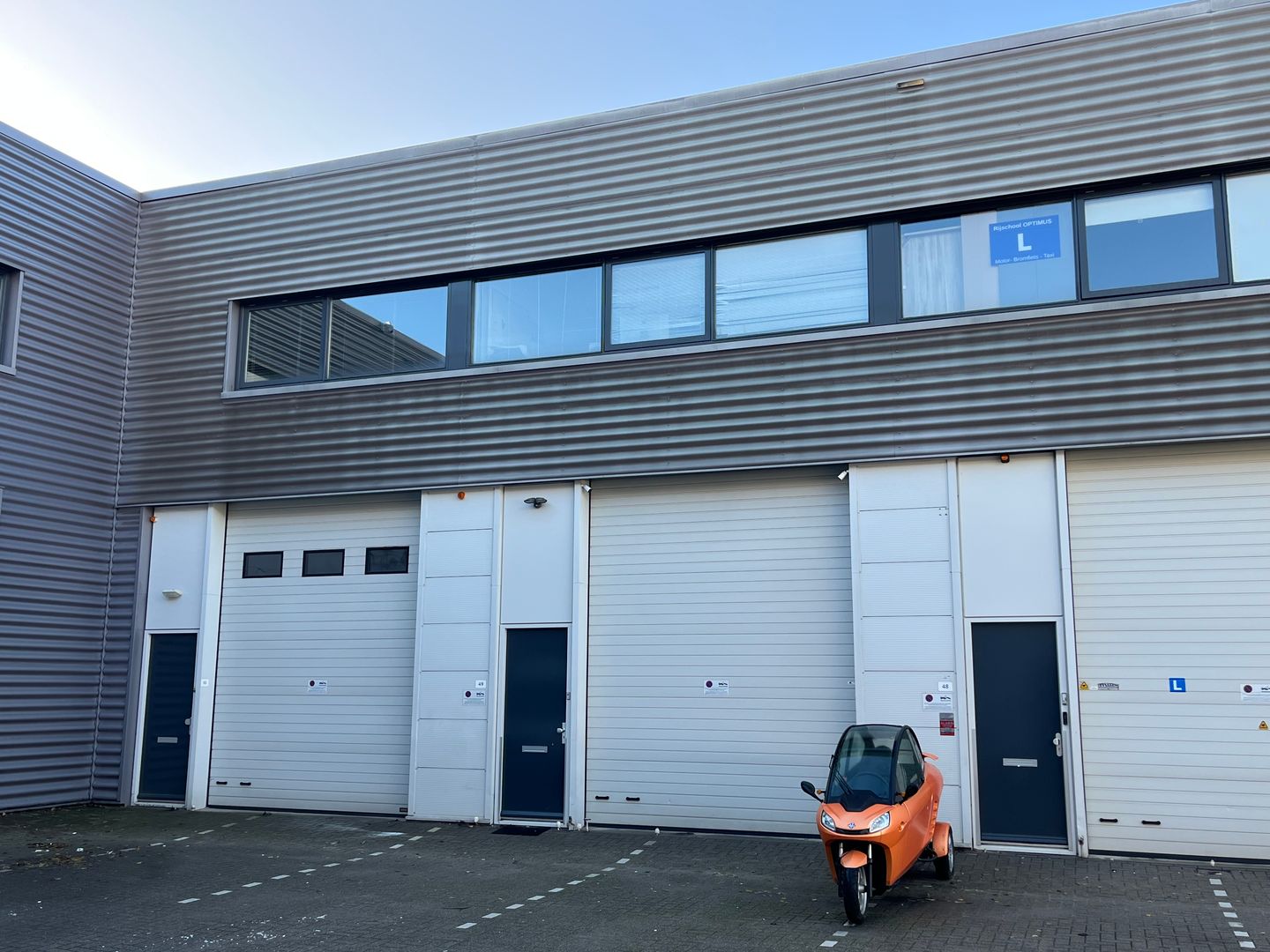 View photo 2 of Gessel 49