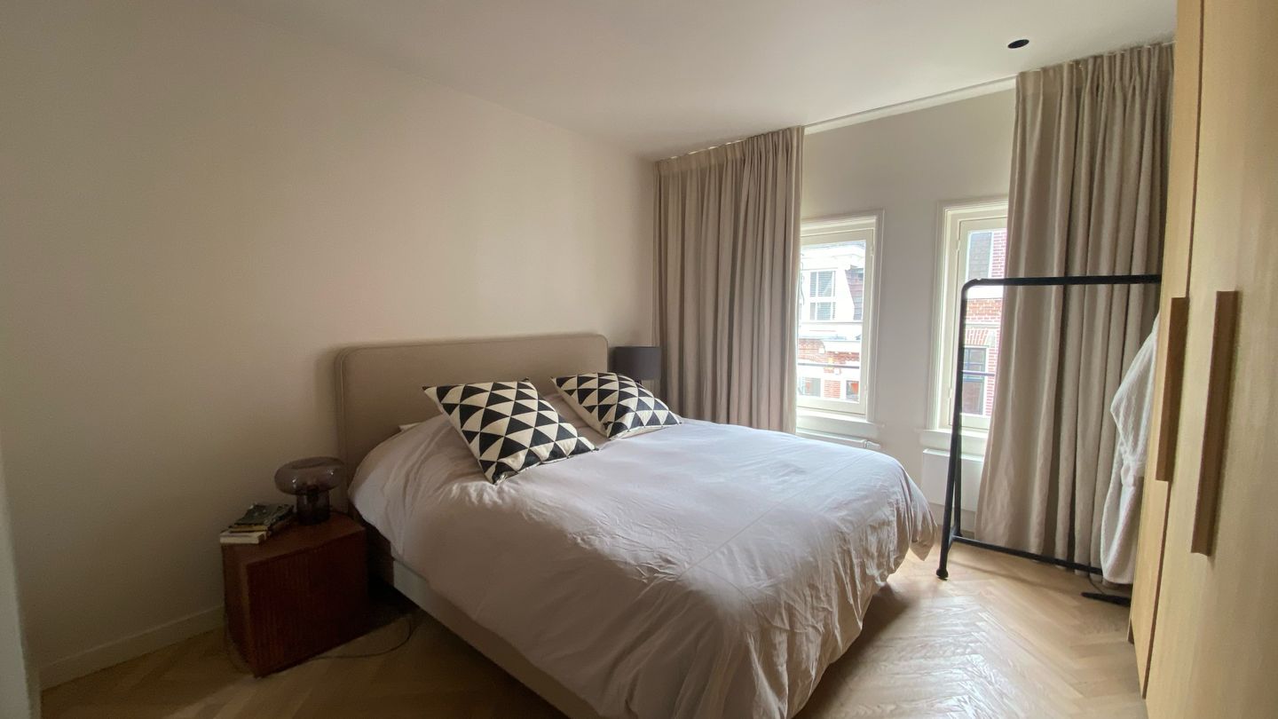 Photo 10 of Noorderdwarsstraat 10-2R