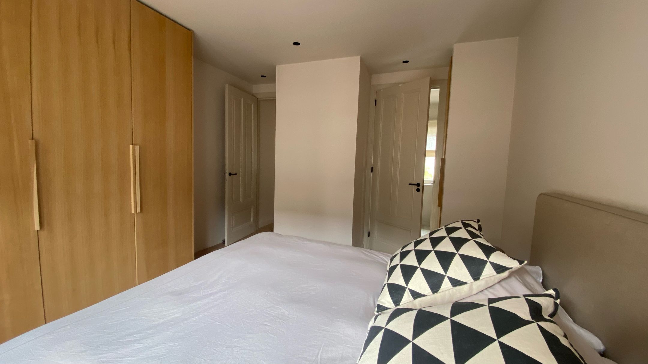 Photo 12 of Noorderdwarsstraat 10-2R