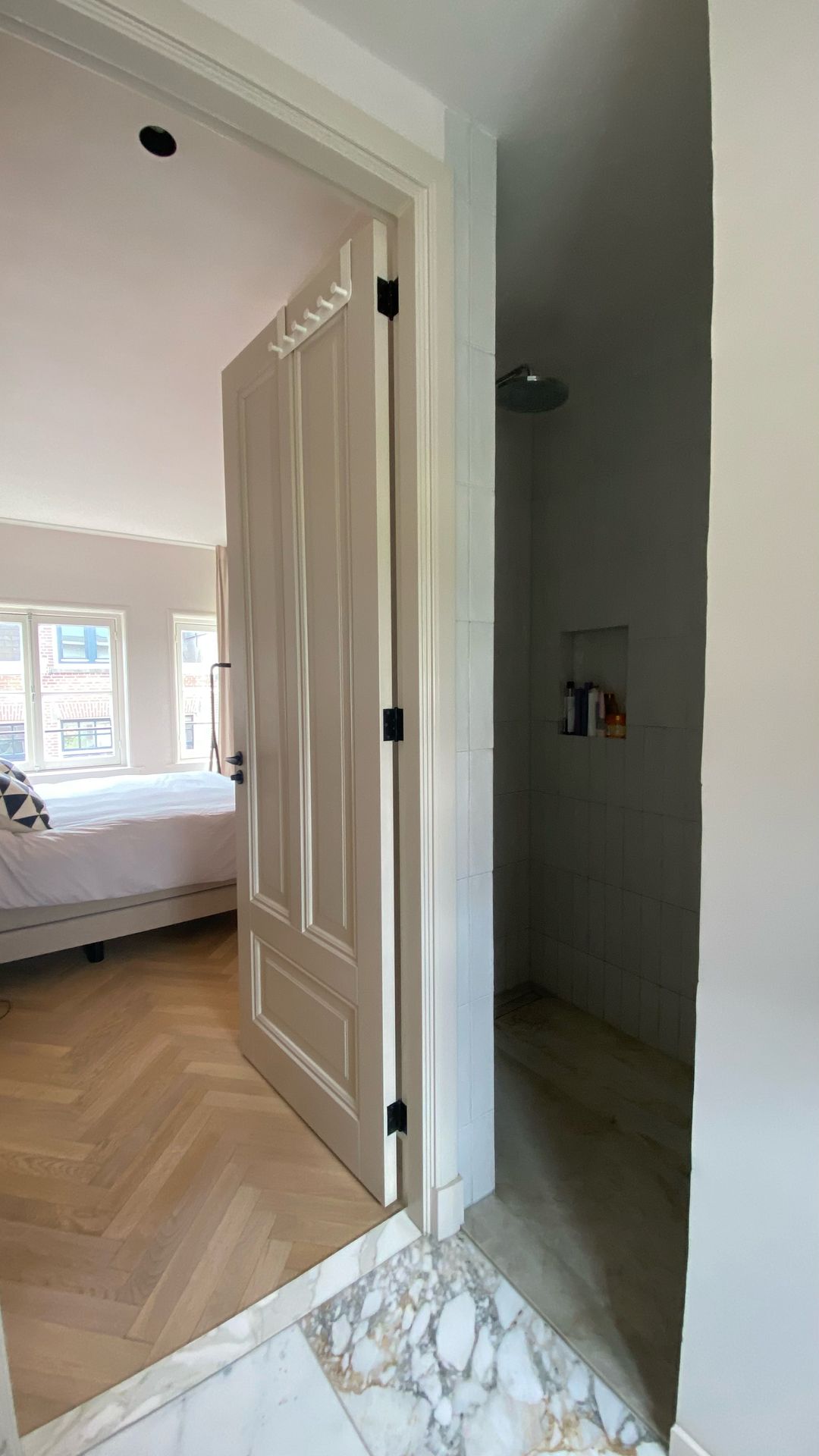 Photo 22 of Noorderdwarsstraat 10-2R