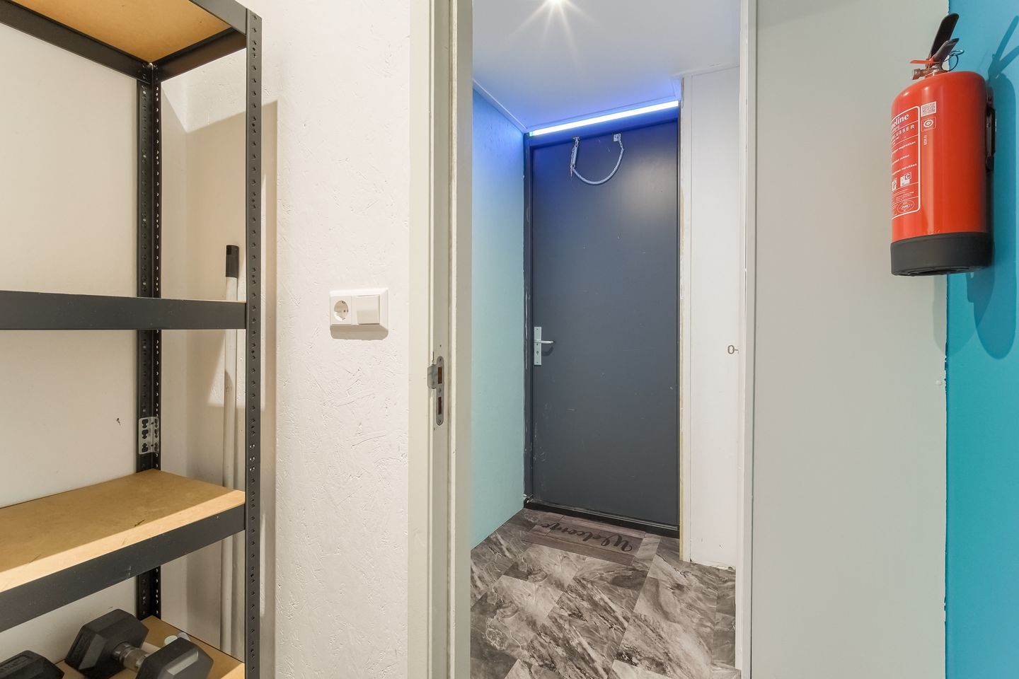 View photo 3 of Overspoor 66-e