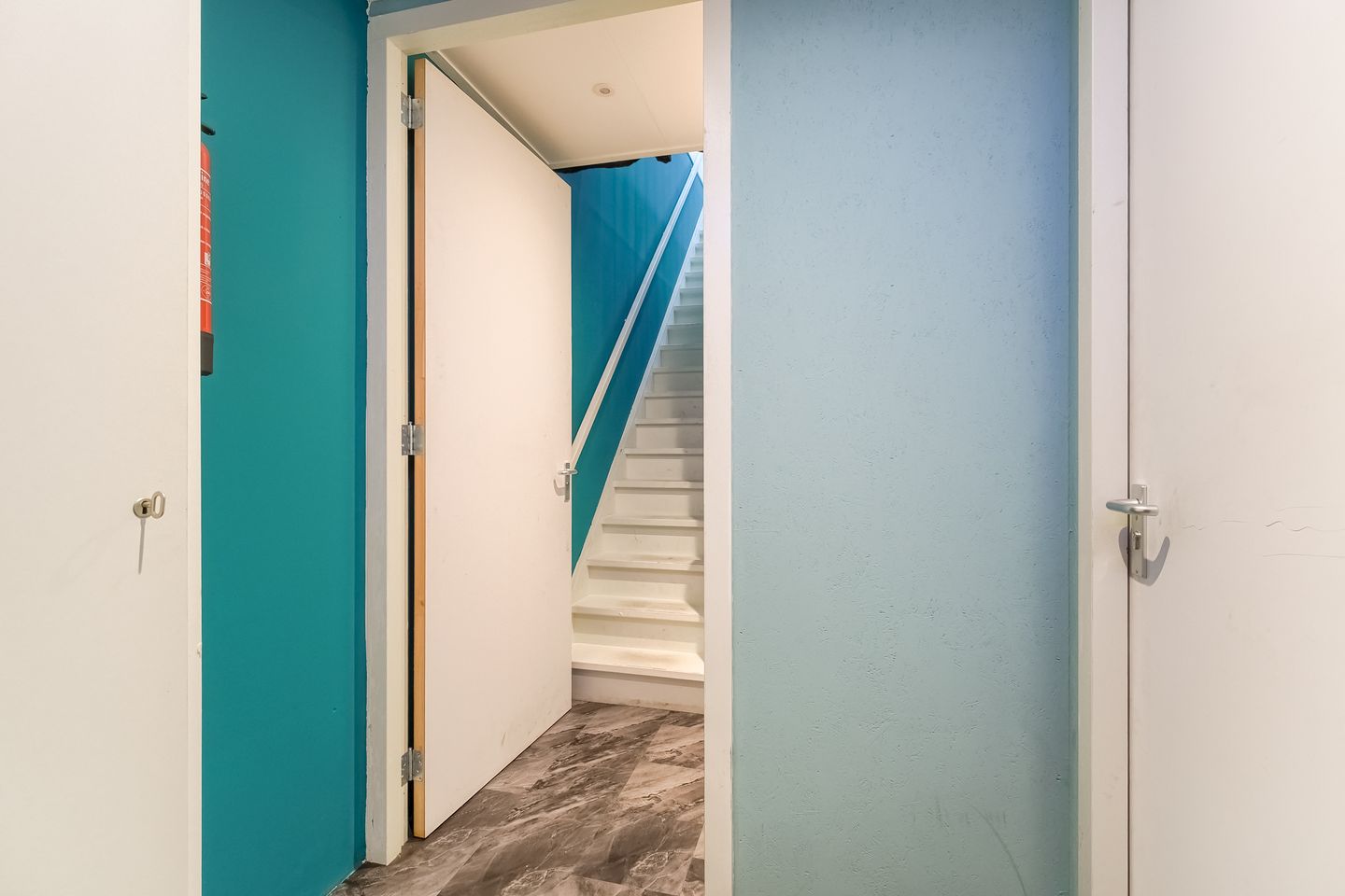 View photo 4 of Overspoor 66-e