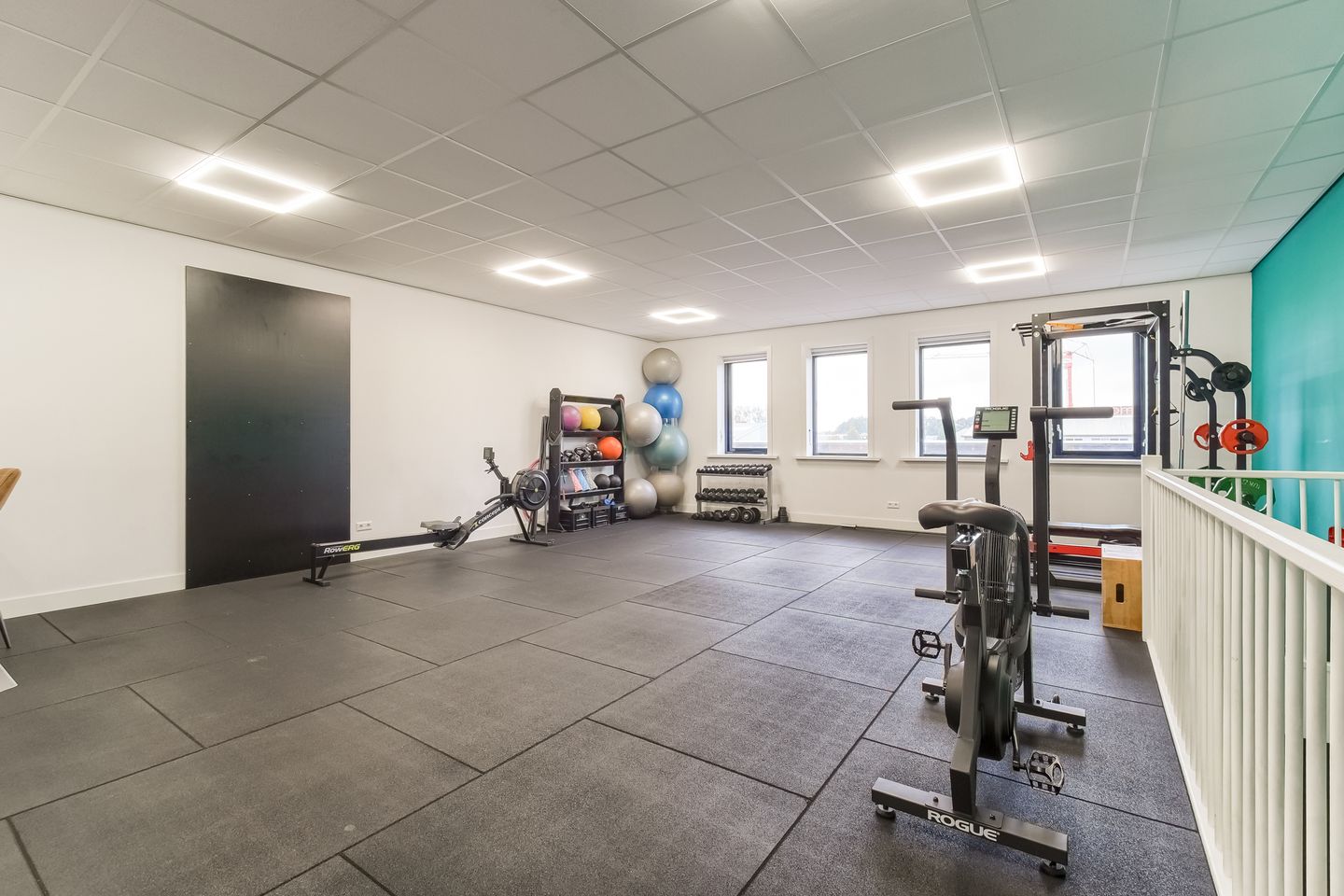 View photo 5 of Overspoor 66-e