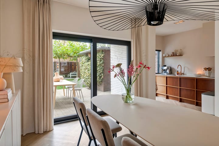 Photo 4 of Heiligestraat 6