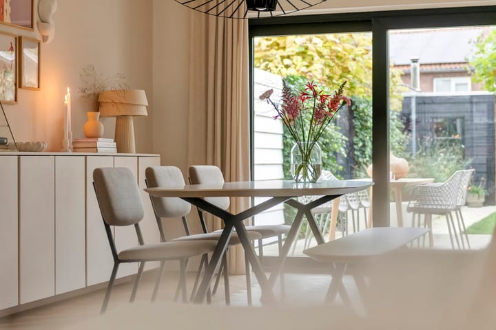 Photo 13 of Heiligestraat 6