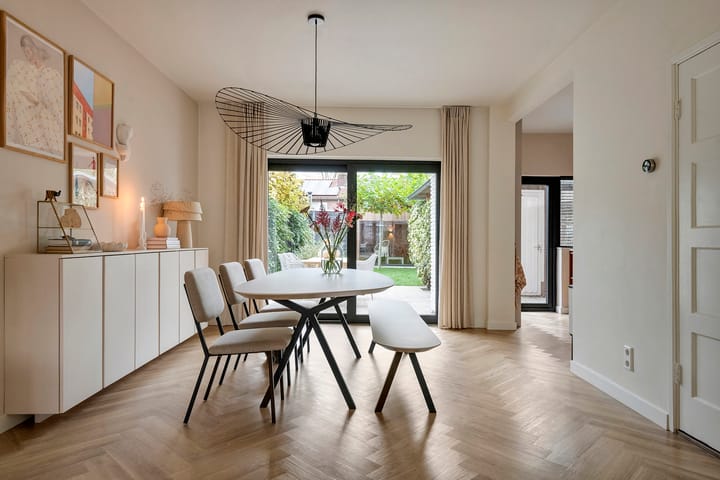 Photo 14 of Heiligestraat 6