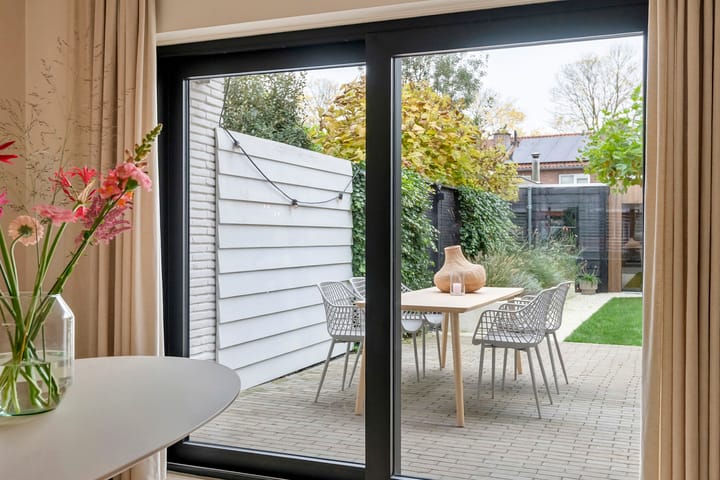 Photo 15 of Heiligestraat 6