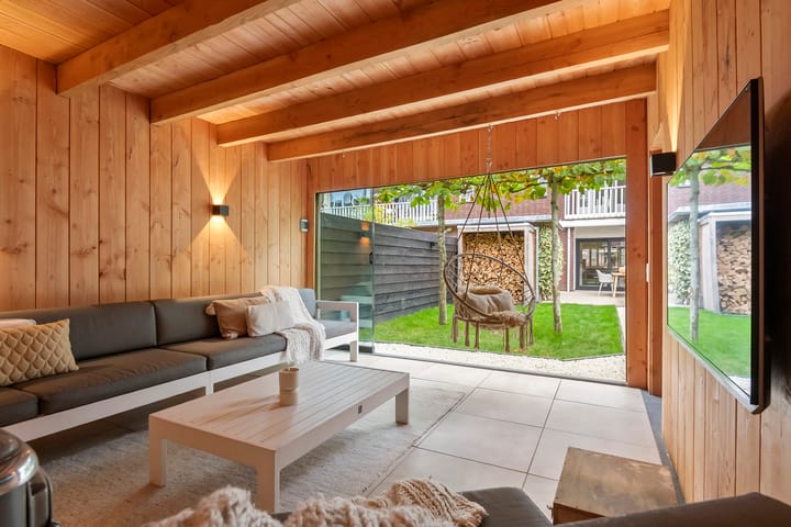 Photo 31 of Heiligestraat 6