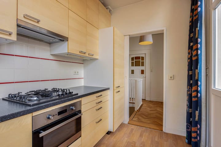 Photo 8 of Ruysdaelstraat 42-H