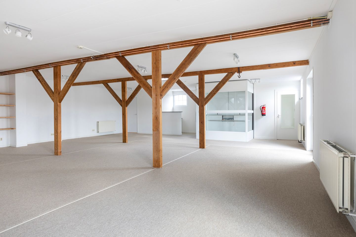 View photo 2 of Laanplein 9