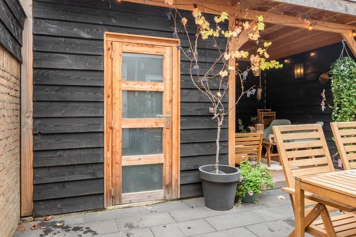 Foto 24 van Minahassastraat 65