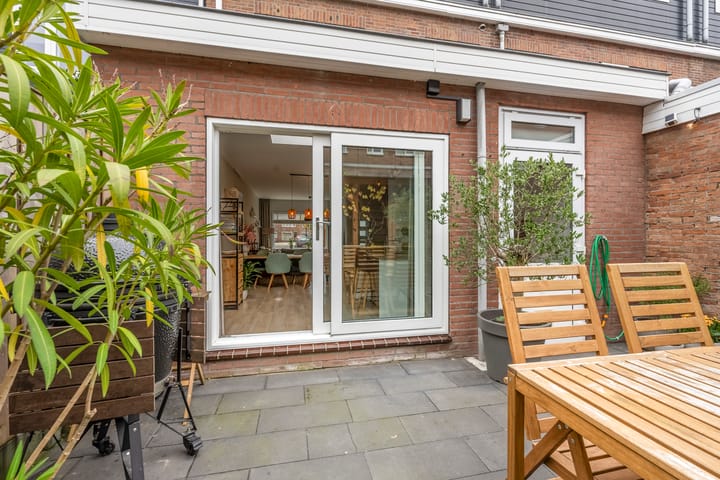 Foto 28 van Minahassastraat 65