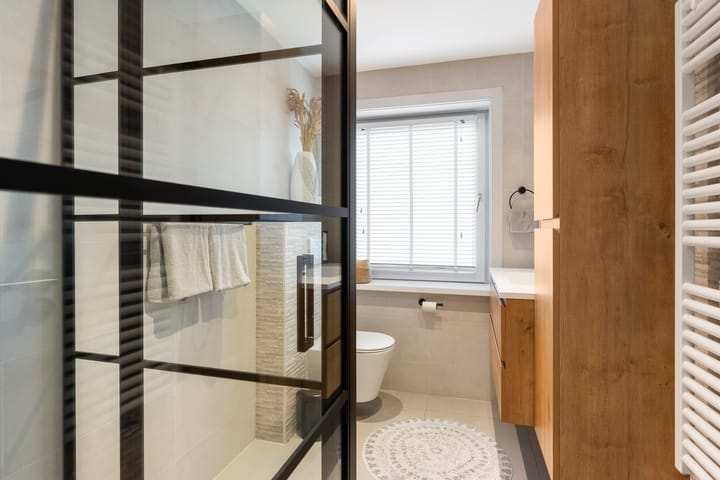 Foto 39 van Minahassastraat 65