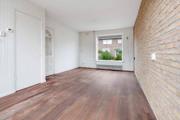 Photo 2 of Remorsstraat 21