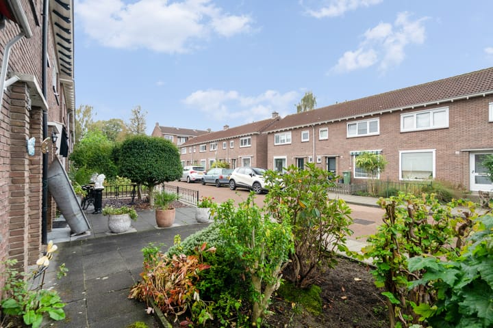 Photo 36 of Remorsstraat 21