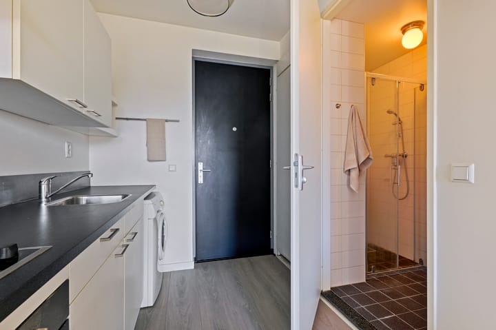 Photo 14 of Welnastraat 557