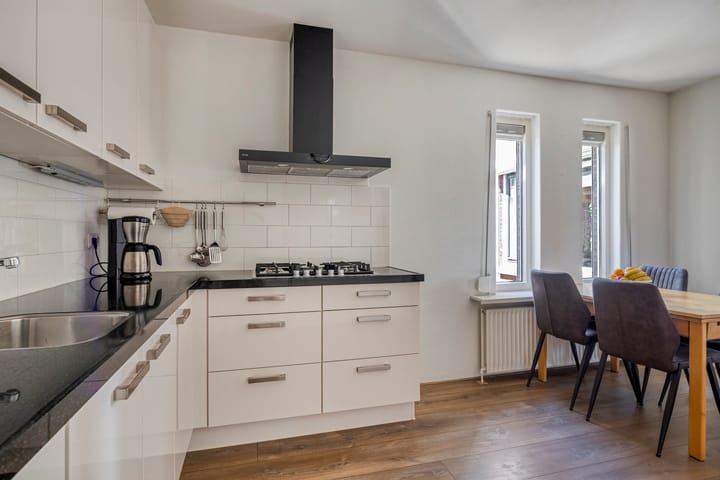 Photo 24 of Willem Grolstraat 130