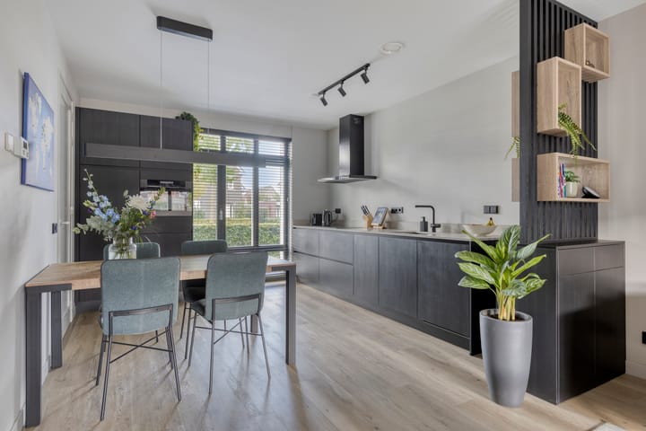 Photo 2 of Mackenhof 49