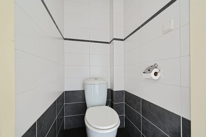 Foto 6 van Caan van Necklaan 90