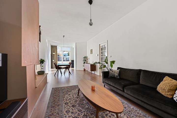 Foto 9 van Caan van Necklaan 90