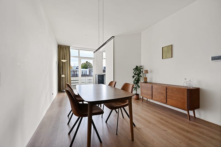 Foto 12 van Caan van Necklaan 90